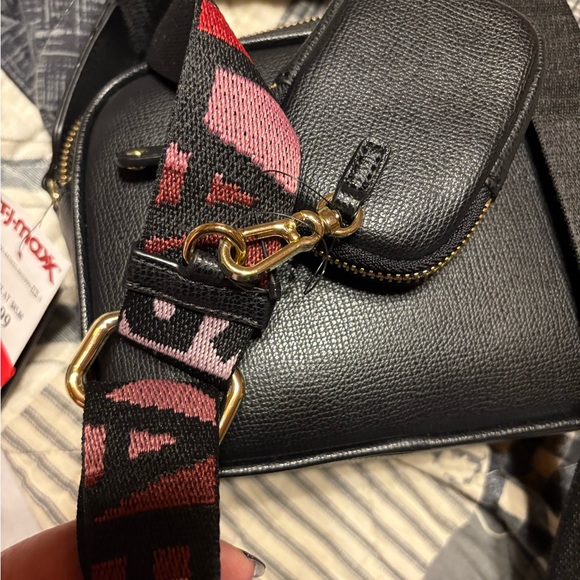 Black Crossbody Bag with Red Strap - Karl Lagerfeld with earbud holder new - Picture 4 of 4